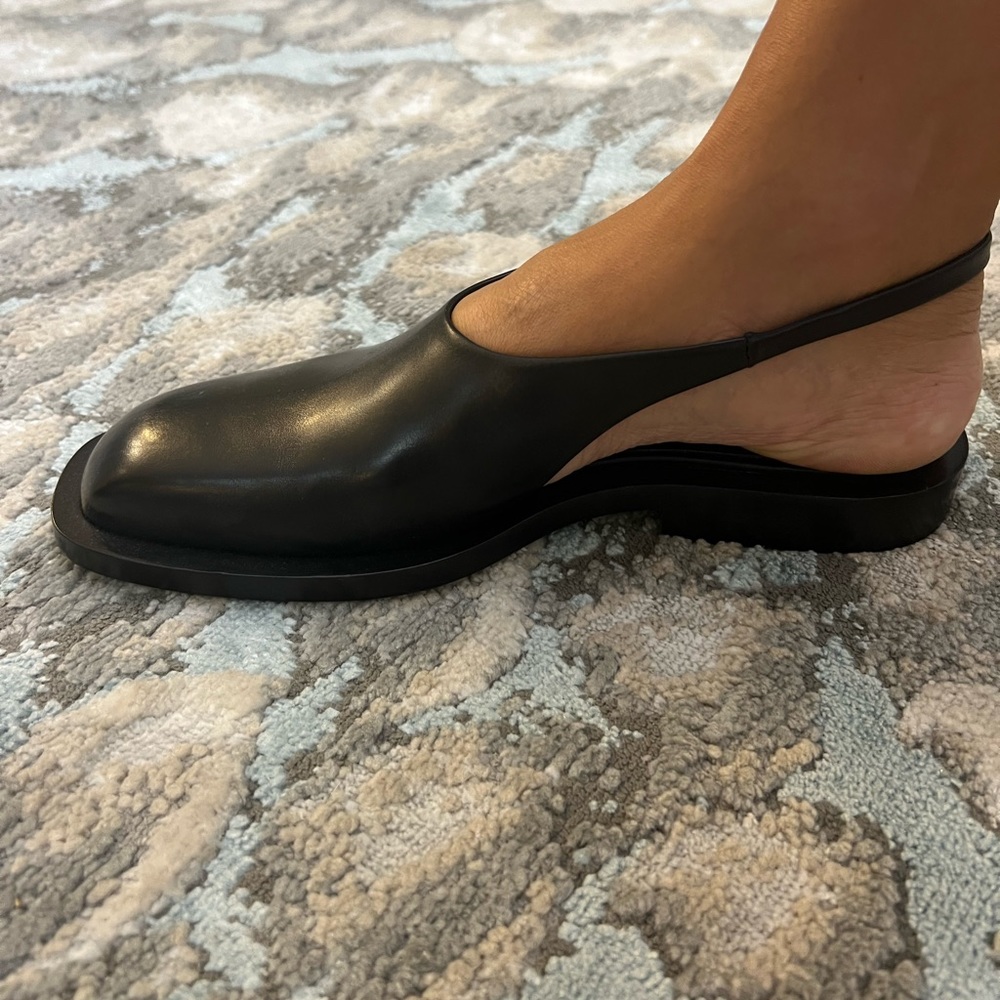 JIL SANDER
Slingback Leather Flat Sandals - Picture 9 of 12